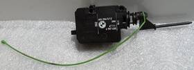 67116987638 Bmw 2003-2008 7 Series Rh Quarter Panel Fuel Door Actuator