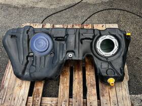 7326895-14 Bmw 2013-2016 328i Gt Xdrive F34 N26 Gasoline Fuel Tank Reservoir Oem