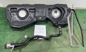 7449042 Bmw 2019 - 2024 330i G20 2.0l Fuel Gas Tank Reservoir Oem