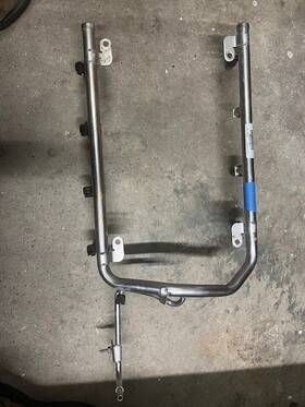 12577868 Buick 12597870 2006 - 2011 Cadillac Fuel Rail