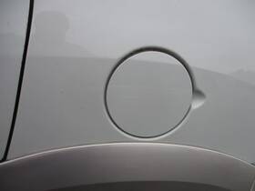 177.gm4e04 Buick Rendezvou 2004 Fuel Filler Door 1589341