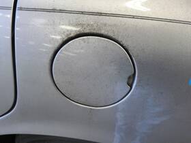 177.gm4t04 Buick Lesabre 2004 Fuel Filler Door 671930