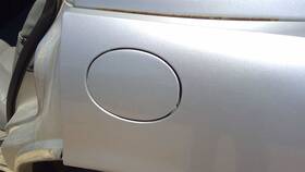 177.gm4v02 Buick Park Ave 2002 Fuel Filler Door 364459