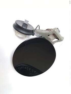 177.gm6u08 Cadillac Fuel Filler Door For Cts 2008
