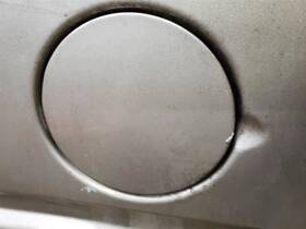 177.gm8299 Chevrolet Truck Tahoe 1999 Fuel Filler Door 957274