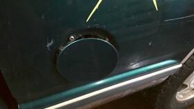 177.gm8595 Chevrolet Truck Tchev1500 1995 Fuel Filler Door 339166