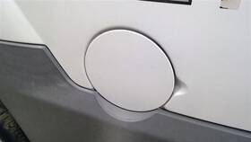 177.gm8d02 Chevrolet Truck Avalanche 1500 2002 Fuel Filler Door 1125191