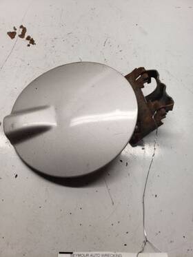 177.gm8f05 Chevrolet Truck Colorado 2005 Fuel Filler Door 1204321