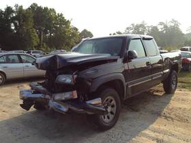 177.gm8m06 Chevrolet Truck 2006 Silvrdo15 Fuel Filler Door 247467