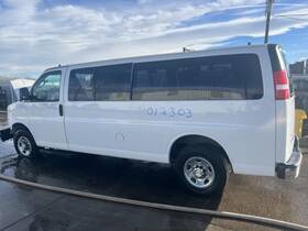 177.gm8v17 Chevrolet Truck Express35 2017 Fuel Filler Door 881755