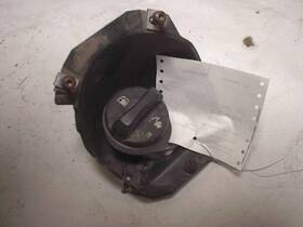 178.gm8m06 Chevrolet Truck 03 04 05 06 Silverado Sierra Tahoe Suburban 1500 Fuel Cap And Mount As Shown