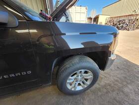 179.gm8m18 Chevrolet Truck Silvrdo15 2018 Fuel Filler Neck 3285981
