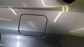 177.ch1u06 Chrysler 300c 2006 Fuel Filler Door 1621192