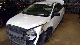 177.fd1g15 Ford Focus 2015 Fuel Filler Door 842714