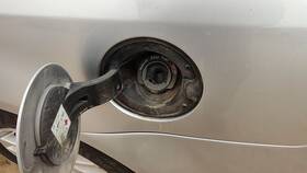 Ford Ae5z9034y 2010-2012 Fusion Fuel Filler Neck Assembly With Gas Cap Oem 2.5l