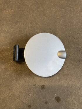 Ae83-54405a02-a Ford 11-19 Fiesta Sedan Fuel Filler Tank Door Gas Lid Cover Oem