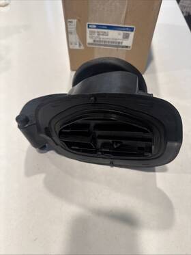Dg9z-5427936-c Ford New 2013-2020 Fusion Fuel Tank Filler Housing