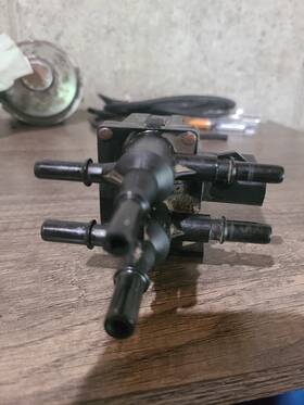 E9tb-9f271-aa Ford E9tb-92f71-aa Fuel Tank Switching Valve