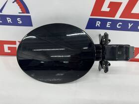 10443229 General Motors 97-04 Corvette C5 Fuel Gas Door Black With Cap #0004