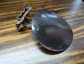 15761473 General Motors 2001-2004 Chevy S10 Gmc Sonoma Fuel Filler Neck Door Gas Tank Cover In Black Oem