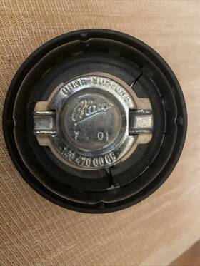 1404700005 Genuine Mercedes-benz W124 W129 W202 W208 W210 Fuel Tank Gas Cap