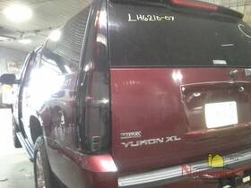 177.gm9i07 Gmc 2007 Yukon Xl 1500 Gas Fuel Filler Door Lid Cover Maroon