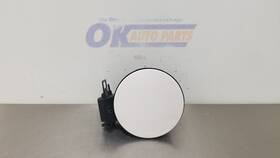 177.gm9i18 Gmc Truck 18 Yukon Denali Xl Fuel Filler Door White