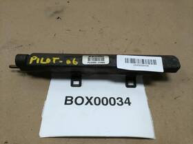 345.ho1606 Honda 2006 Pilot 3.5l Awd Fuel Injector Rail Oem