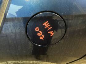 177.hy1r18 Hyundai Elantra 2018 Fuel Filler Door 2015191