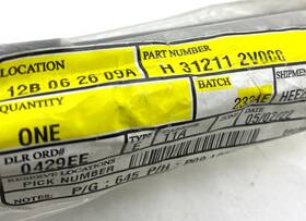 Hyundai 31211-2v000 Genuine Parts Fuel Tank Band Assembly Right Hand
