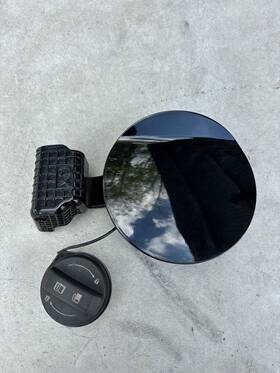 69510-k2000 Hyundai 2020-2022 Venue Fuel Tank Door Lid And Gas Cap 20 21 22 Oem