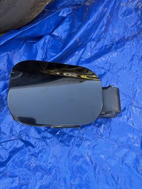 81595-b1001 Hyundai 17-20 Genesis G80 Gas Fuel Tank Filler Door Lid Oem