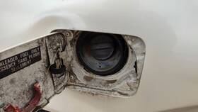Infiniti 1722160j00 1991-1996 Infinity G20 Fuel Filler Neck Assembly With Gas Cap Oem
