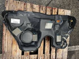 Gx63-9k007 Jaguar 2015-2019 Xf 3.0l Gasoline Fuel Gas Tank Reservoir Oem