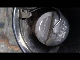 178.am8605 Jeep 2005 Grand Cherokee Fuel Cap 383183