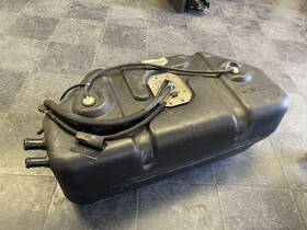 52127937 Jeep 91-95 Wrangler Yj 20 Gallon Plastic Gas Fuel Tank With Sender