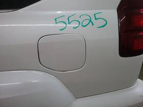 177.le1305 Lexus Gx470 2005 Fuel Filler Door 1583833
