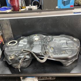 197-59159 Lexus 2001-2005 Is300 Fuel Gas Tank Assembly Oem Good Condition Check Valve