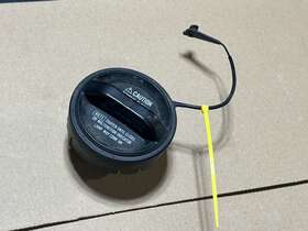 77290-53010 Lexus 06-13 Is250 Is350 Isf Fuel Tank Filler Cap Lid Assembly Oem Door Cover