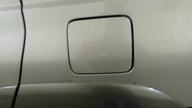 177.mz1e01 Mazda Tribute 2001 Fuel Filler Door 1802739