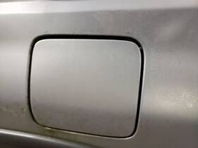 177.mz1e02 Mazda Tribute 2002 Fuel Filler Door 891853