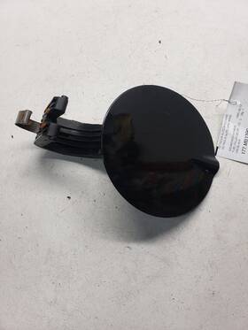 1637500106 Mercedes-benz Ml320 1999 Fuel Filler Door 1448281