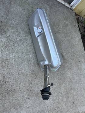 1704700620 Mercedes-benz 97-00 R170 Slk230 Fuel Gas Tank Reservoir Oem