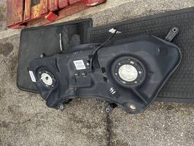 A2044704401 Mercedes-benz 204 470 02 01 2010-15 Glk-class Fuel Gas Tank Reservoir Oem A2044700201