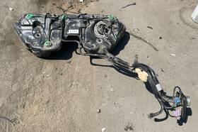 2134707501 Mercedes-benz 17-19 W213 E-class E300 Fuel Gas Tank Reservoir Assembly Oem