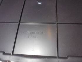 2206460034 Mercedes-benz 00-06 W220 S500 S600 Rear Center Suspension Fuel Tank Access Cover