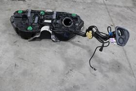 A2054706302 Mercedes-benz C43 C300 W205 Fuel Gas Tank Reservoir With Filler Neck Oem 2017 - 2021
