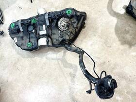 A2054707100 Mercedes-benz 18-23 C300 E450 Fuel Gas Tank Reservoir With Filler Neck Assy Oem