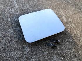 177.ms1296 Mitsubishi 1992-1997 Montero Fuel Gas Filler Door With Bolts Oem