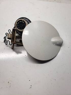 Mr981674 Mitsubishi Endeavor 2010 Fuel Filler Door 1093328